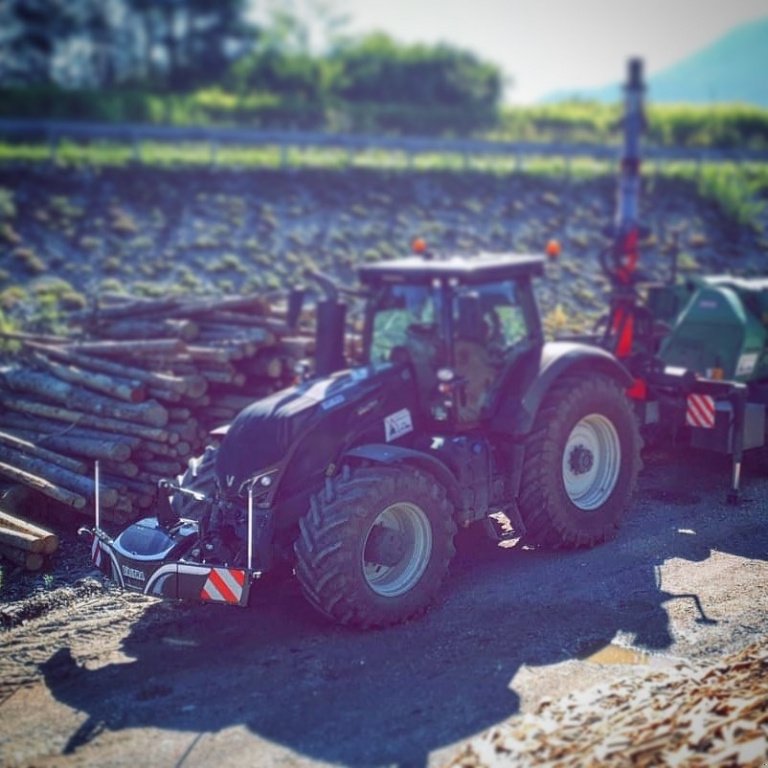 Frontgewicht typu Agribumper Valtra TractorBumper, Neumaschine v Alphen (Obrázek 5)