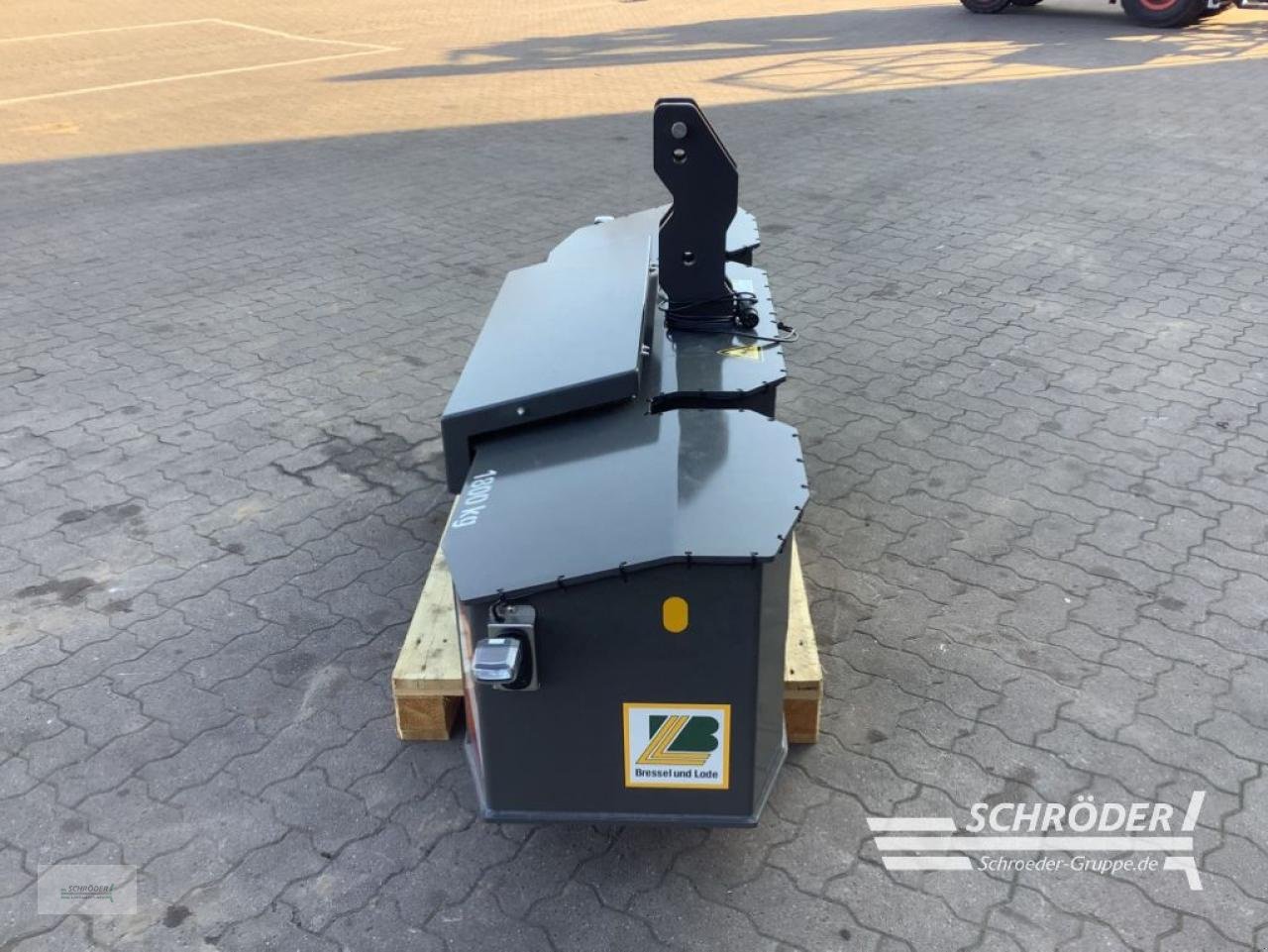 Frontgewicht des Typs Bressel & Lade FG 1800 SF (G21), Neumaschine in Schwarmstedt (Bild 3)