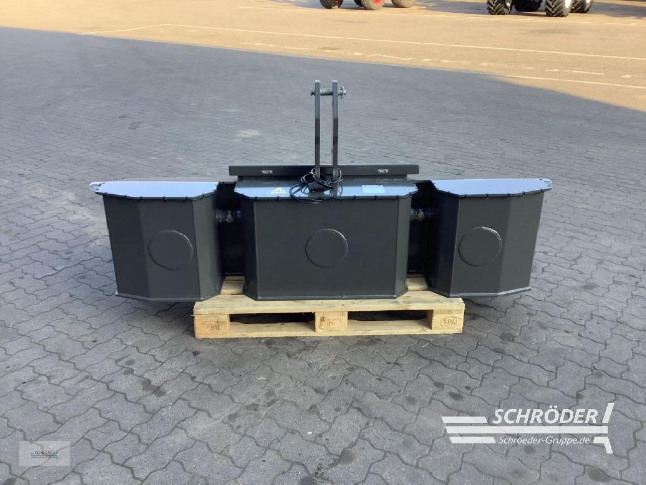 Frontgewicht des Typs Bressel & Lade FG 1800 SF (G21), Neumaschine in Schwarmstedt (Bild 4)