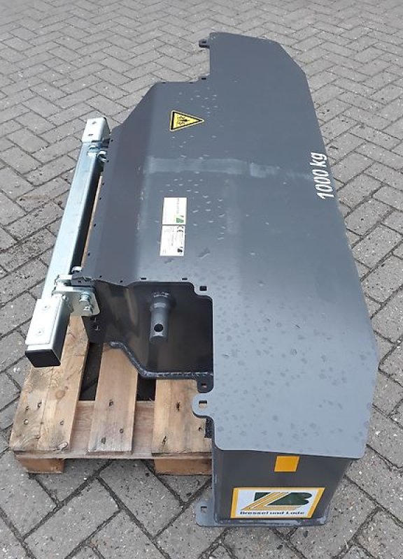 Frontgewicht of the type Bressel & Lade Front-/Heckgewicht M (MMS - FHG 600/1000), Neumaschine in Itterbeck (Picture 7)