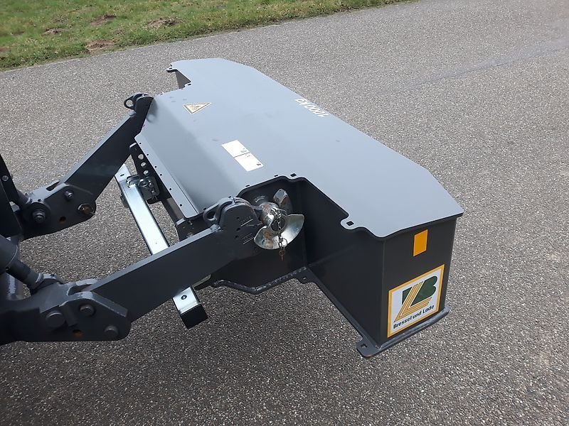 Frontgewicht of the type Bressel & Lade Front-/Heckgewicht M (MMS - FHG 600/1000), Neumaschine in Itterbeck (Picture 18)