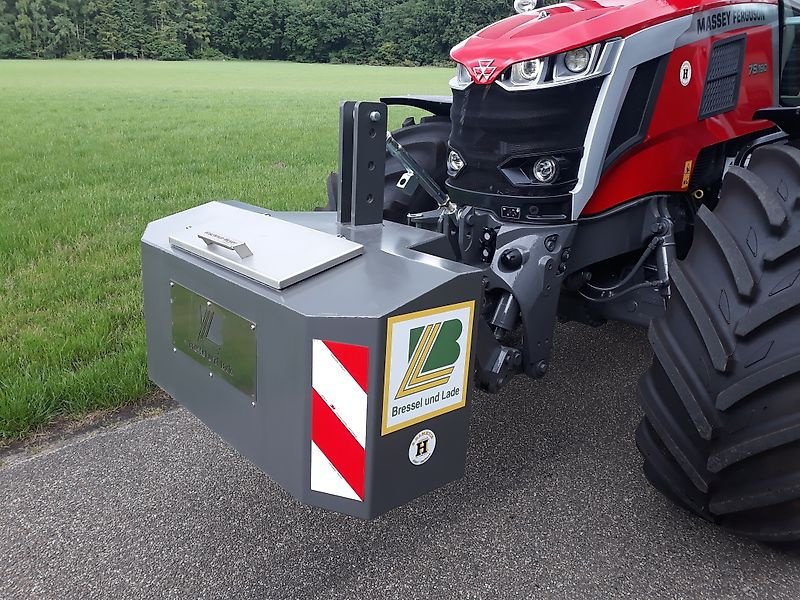 Frontgewicht tip Bressel & Lade Frontgewicht mit Staufach, Vorführmaschine in Itterbeck (Poză 1)