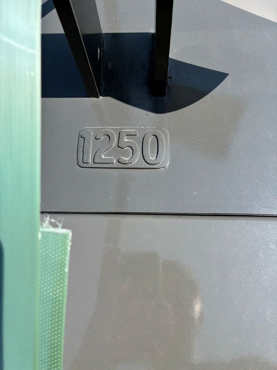 Frontgewicht Türe ait CLAAS 1250 kg Box II CLAAS dark grey, Neumaschine içinde Mistelbach (resim 4)
