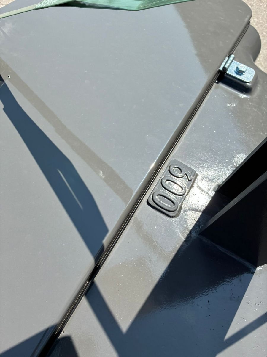 Frontgewicht tip CLAAS 600 kg Box I CLAAS dark grey, Neumaschine in Mistelbach (Poză 4)