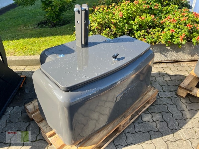 Frontgewicht des Typs CLAAS 600 kg ECO-BOX I  /  ET-# 01484720, Neumaschine in Risum-Lindholm (Bild 1)