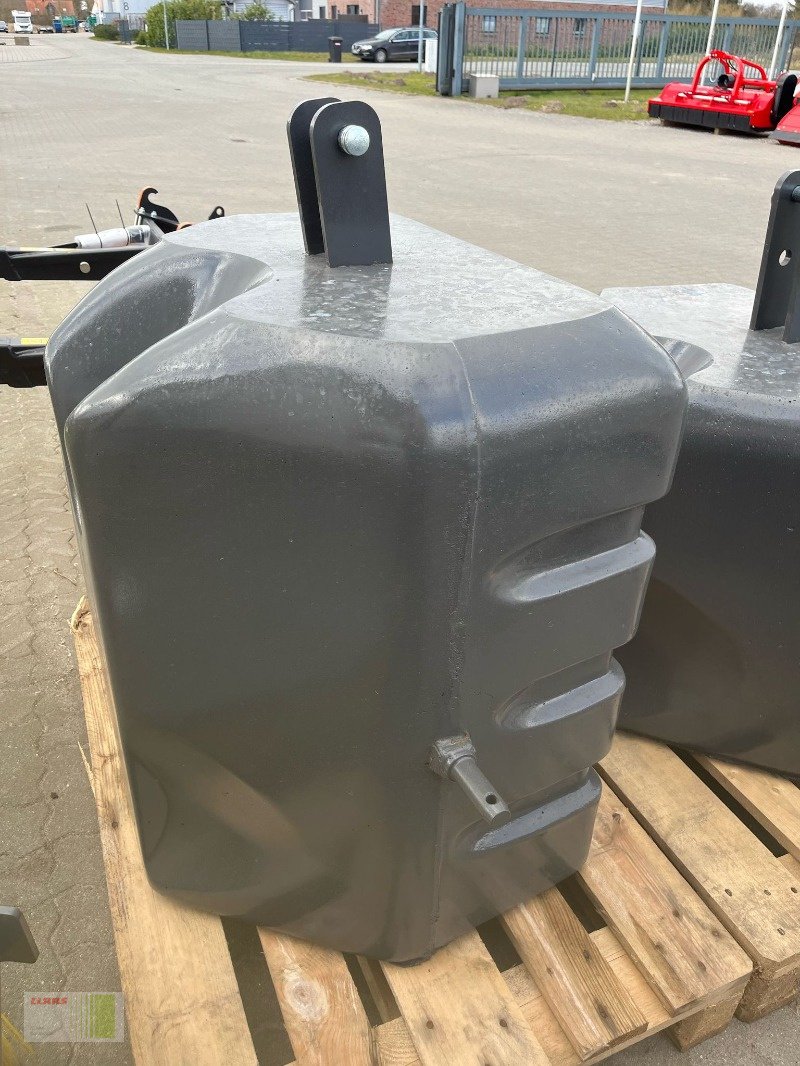 Frontgewicht des Typs CLAAS 800 kg Frontgewicht Beton (EG; ET #002152865.1), Neumaschine in Risum-Lindholm (Bild 4)