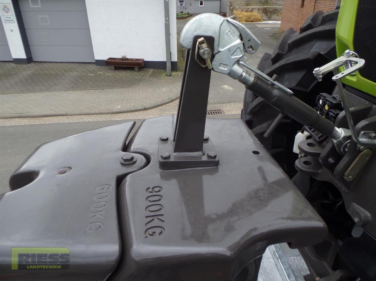 Frontgewicht Türe ait CLAAS 900+600 KG Frontgewicht Claas, Vorführmaschine içinde Homberg/Ohm - Maulbach (resim 3)