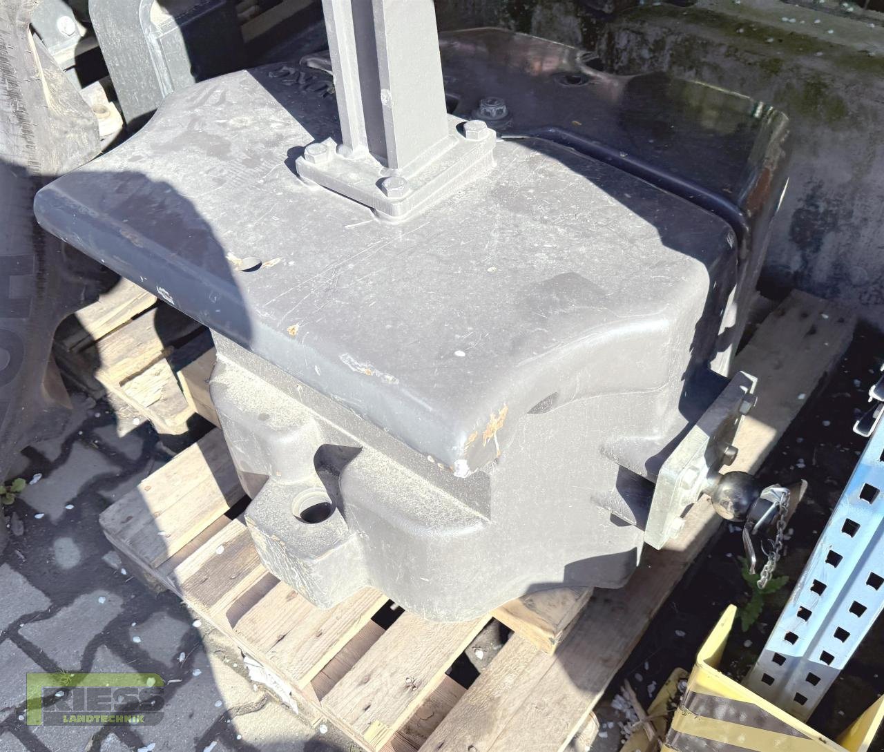 Frontgewicht Türe ait CLAAS 900+600 KG Frontgewicht Claas, Vorführmaschine içinde Homberg/Ohm - Maulbach (resim 7)