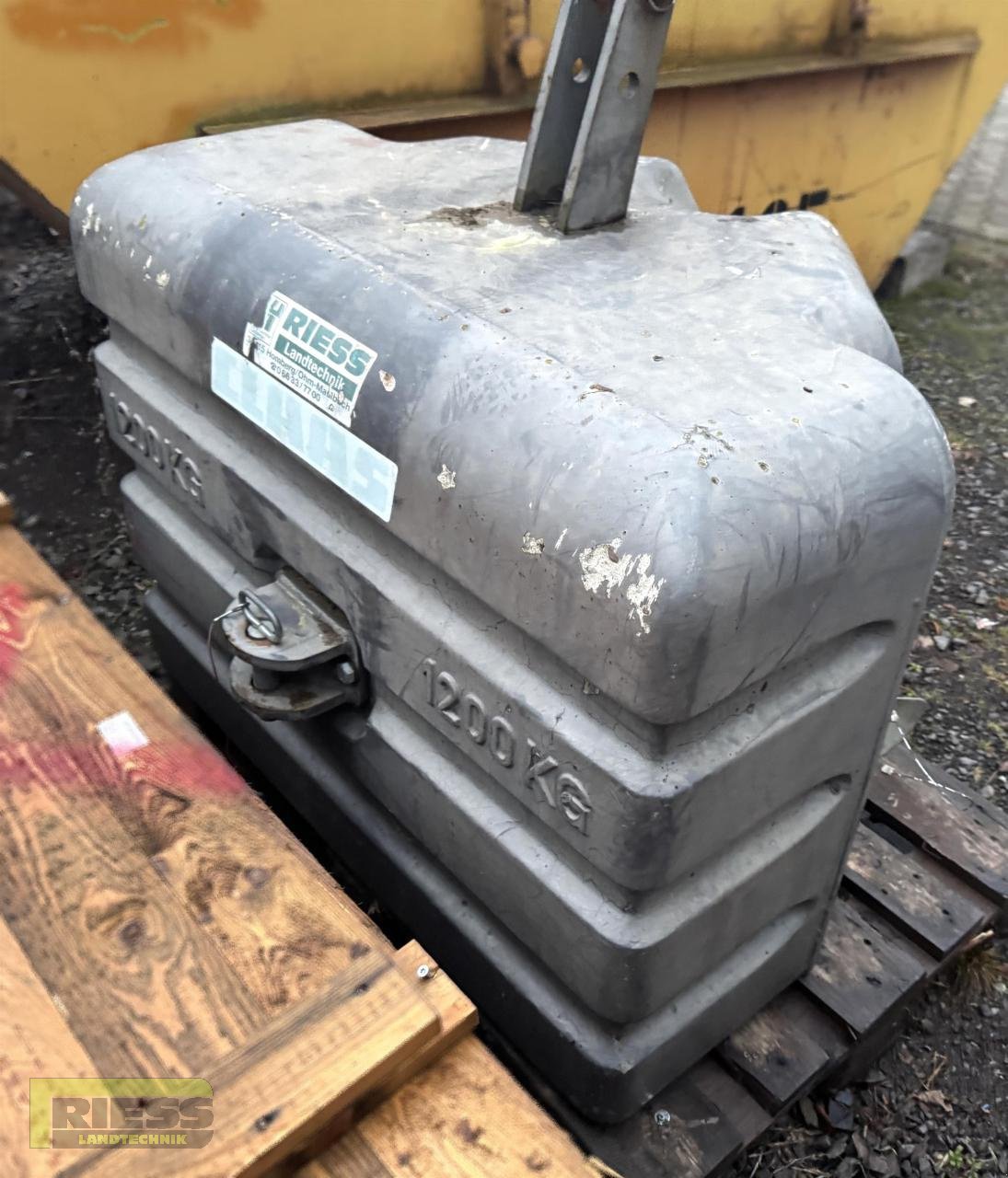 Frontgewicht del tipo CLAAS Frontgewicht 1200 kg, Gebrauchtmaschine en Homberg/Ohm - Maulbach (Imagen 1)