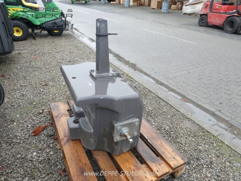 Frontgewicht des Typs CLAAS Frontgewicht 900kg, Gebrauchtmaschine in Lauterberg/Barbis (Bild 1)