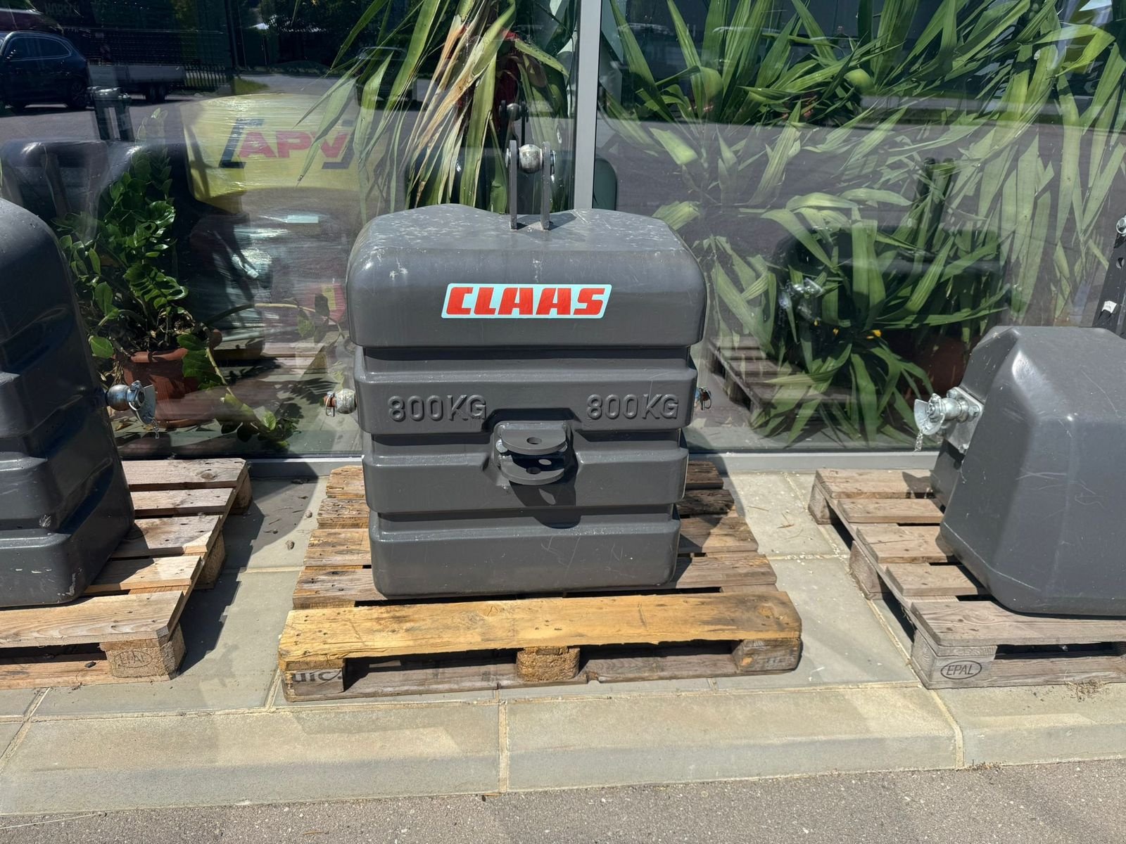 Frontgewicht des Typs CLAAS Frontgewichte Beton - Hohe Bauform 800 + 100KG, Gebrauchtmaschine in Mistelbach (Bild 2)