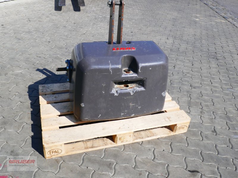 Frontgewicht des Typs CLAAS Magnetit 900 kg - eingesetzt als VF, Neumaschine in Dorfen (Bild 1)