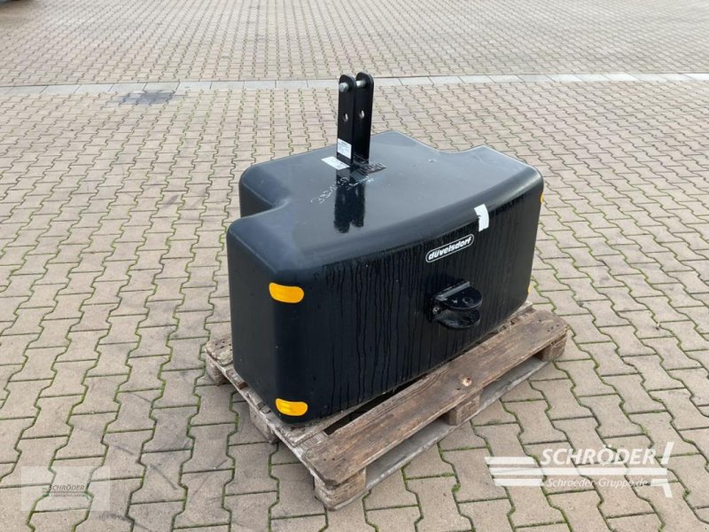 Frontgewicht des Typs Düvelsdorf 1050 KG, Neumaschine in Holdorf (Bild 1)