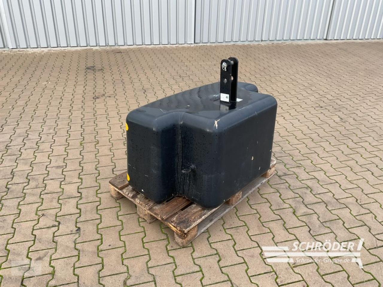 Frontgewicht des Typs Düvelsdorf 1050 KG, Neumaschine in Holdorf (Bild 3)