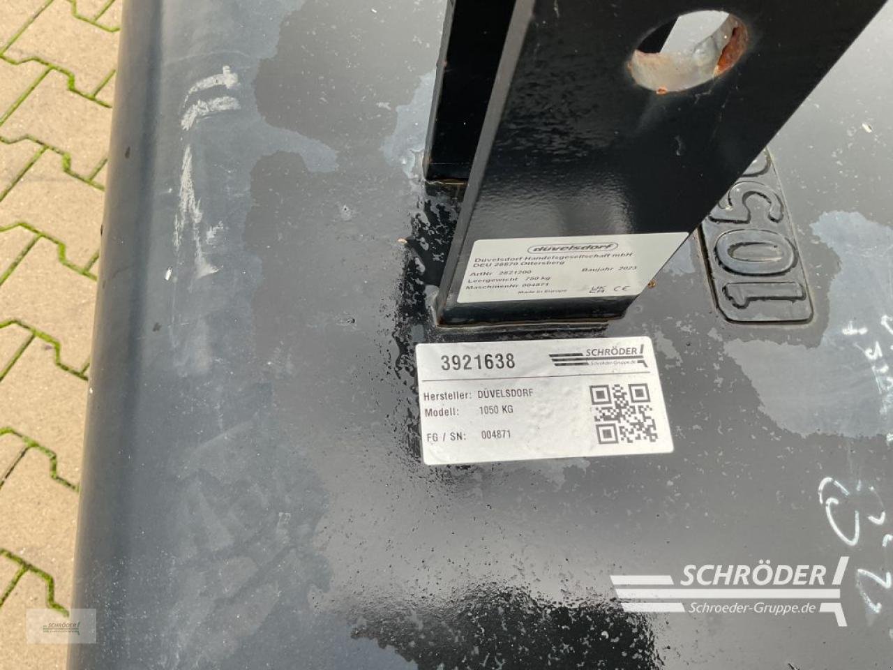 Frontgewicht des Typs Düvelsdorf 1050 KG, Neumaschine in Holdorf (Bild 4)