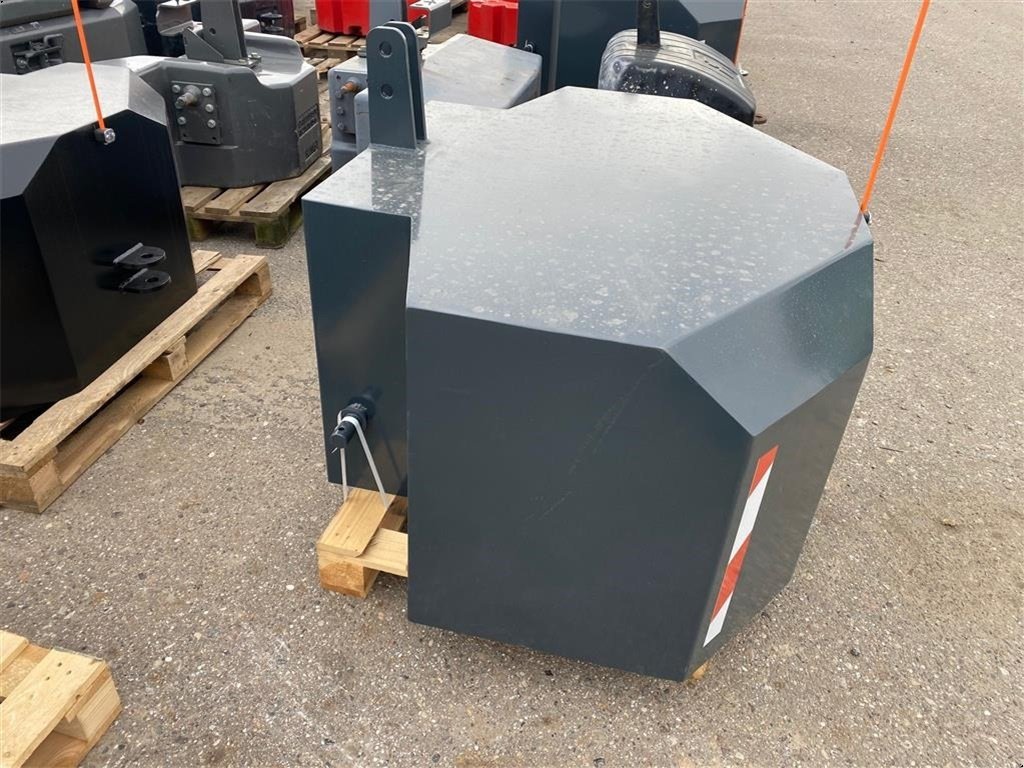 Frontgewicht tip Fendt 1.800 kg. vægtklods, Gebrauchtmaschine in Rødekro (Poză 2)