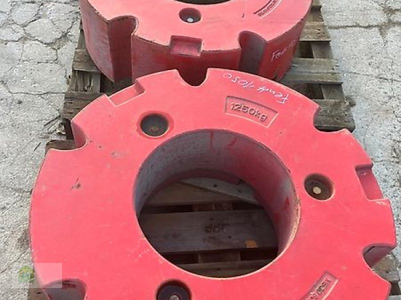 Frontgewicht del tipo Fendt 2x 1250kg Radgewichte für 1050, Gebrauchtmaschine In Salsitz