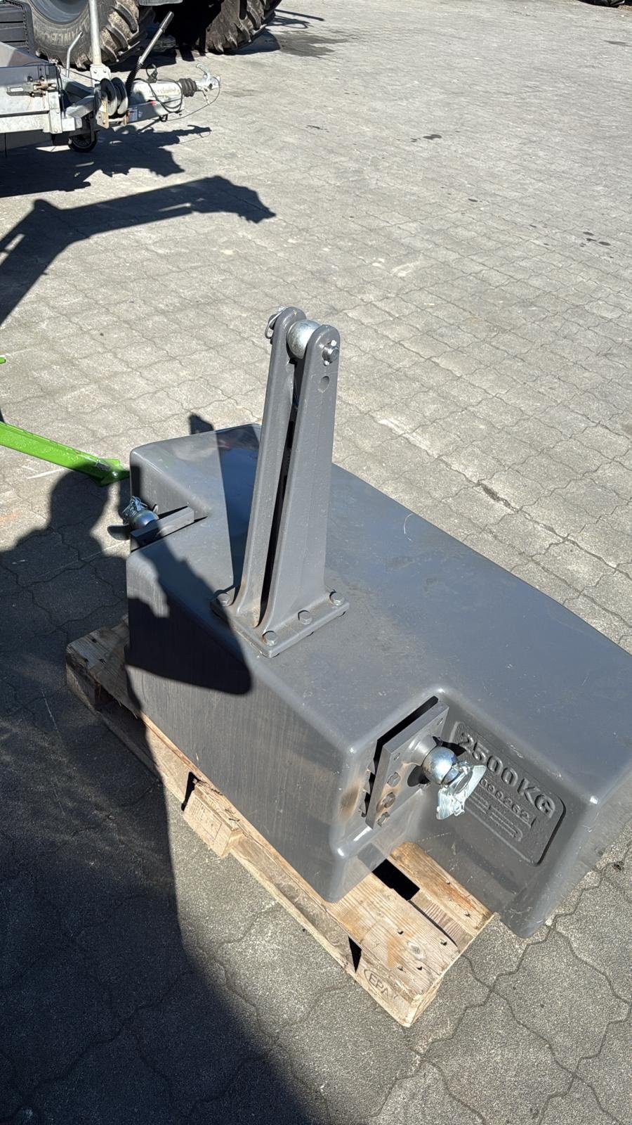 Frontgewicht des Typs Fendt Frontgewicht 1250 KG, Gebrauchtmaschine in Husum (Bild 2)