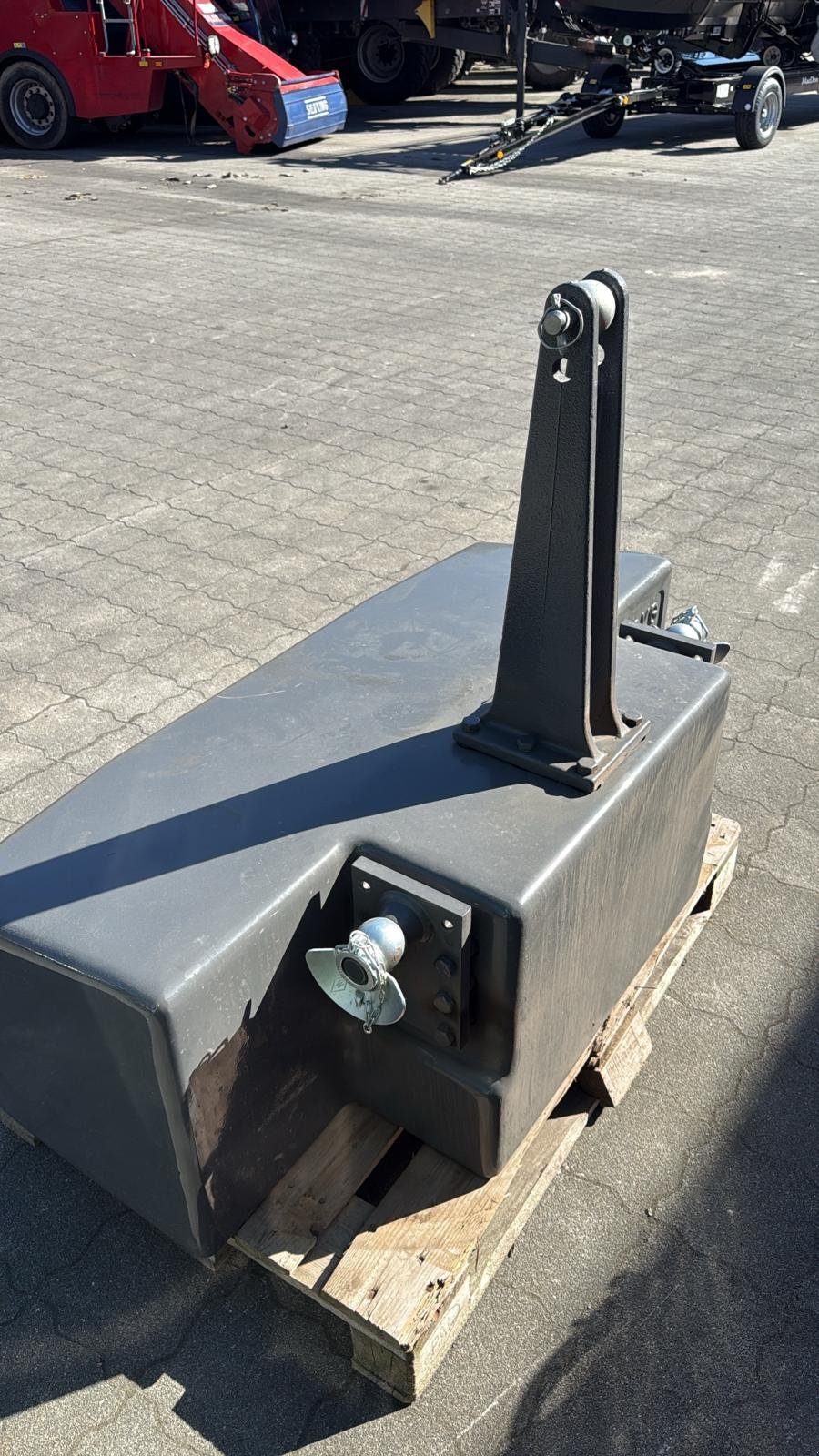 Frontgewicht des Typs Fendt Frontgewicht 1250 KG, Gebrauchtmaschine in Husum (Bild 4)