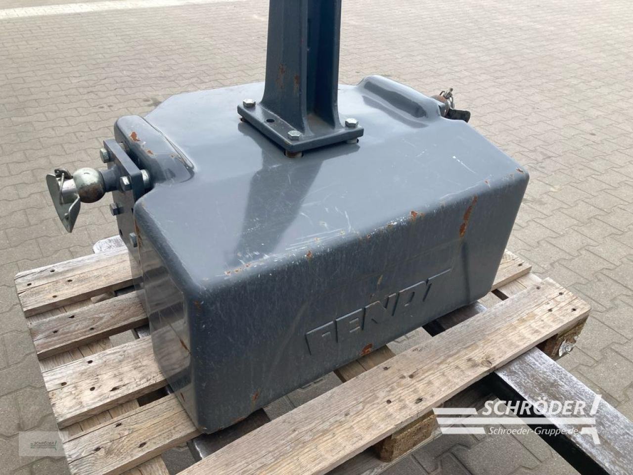 Frontgewicht типа Fendt FRONTGEWICHT 1250 KG, Gebrauchtmaschine в Wildeshausen (Фотография 4)