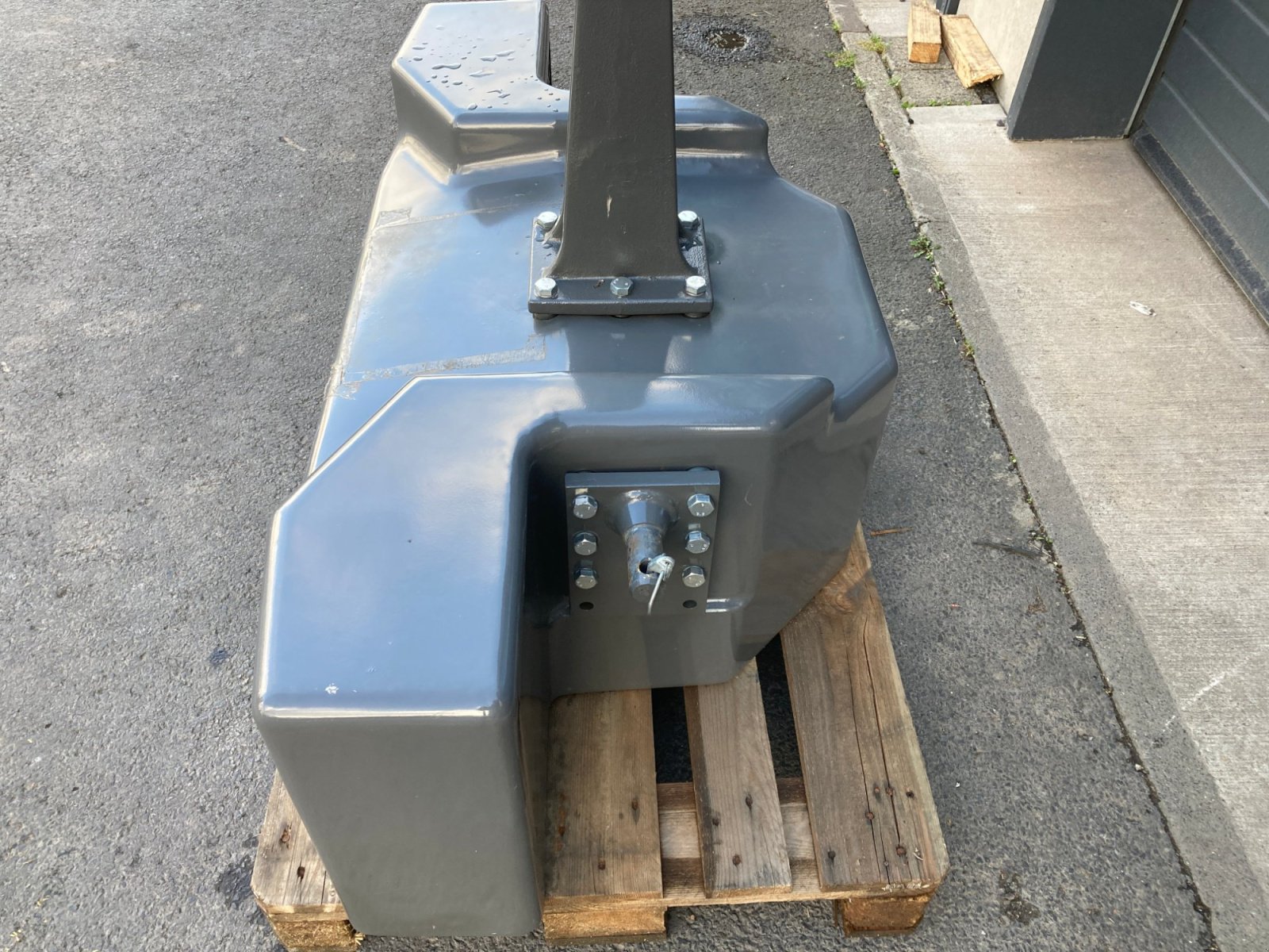 Frontgewicht des Typs Fendt Frontgewicht 1800kg, Gebrauchtmaschine in Wülfershausen an der Saale (Bild 4)