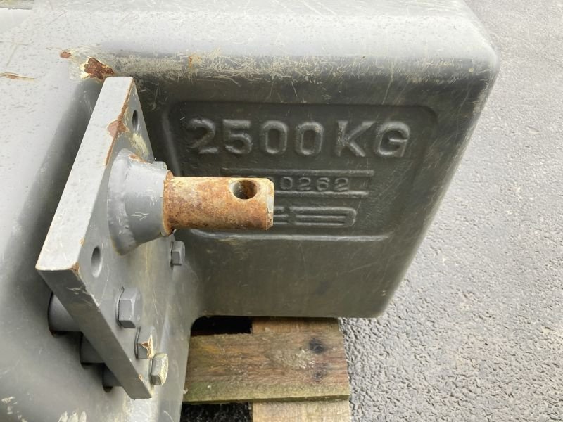 Frontgewicht del tipo Fendt FRONTGEWICHT 2500 KG, Gebrauchtmaschine In Wülfershausen an der Saale (Immagine 5)