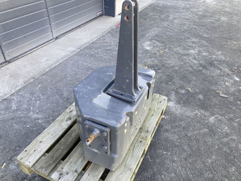 Frontgewicht of the type Fendt FRONTGEWICHT 870 KG, Gebrauchtmaschine in Wülfershausen an der Saale (Picture 2)