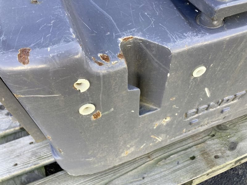 Frontgewicht of the type Fendt FRONTGEWICHT 870 KG, Gebrauchtmaschine in Wülfershausen an der Saale (Picture 6)