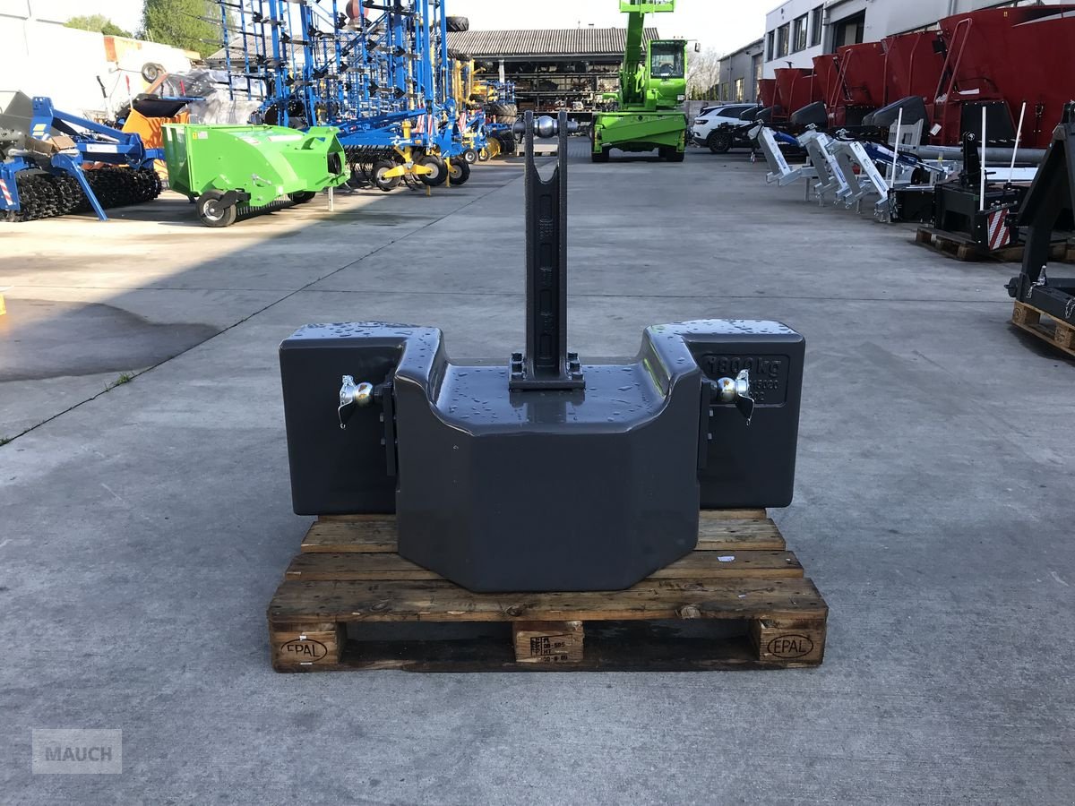 Frontgewicht of the type Fendt Gewicht 1800 kg, Neumaschine in Burgkirchen (Picture 4)