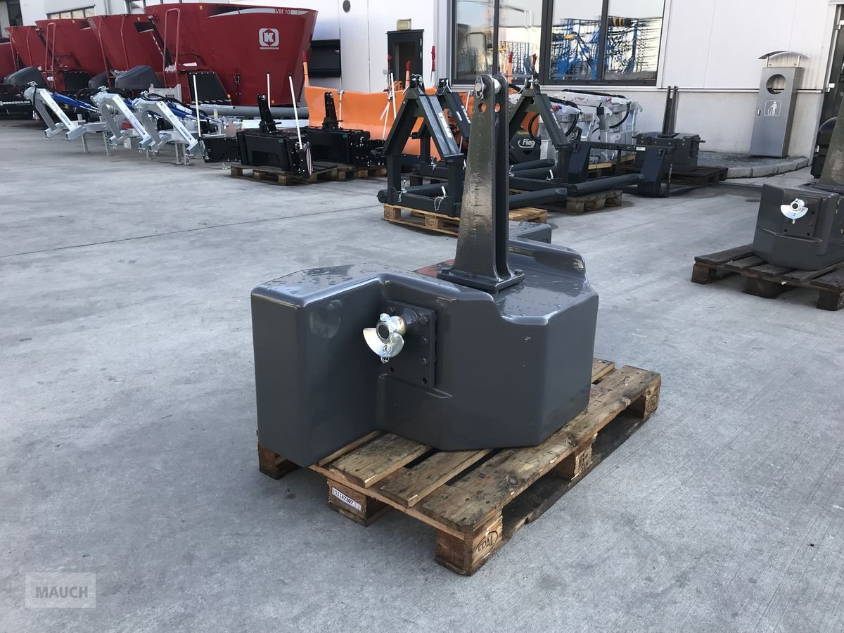 Frontgewicht of the type Fendt Gewicht 1800 kg, Neumaschine in Burgkirchen (Picture 5)