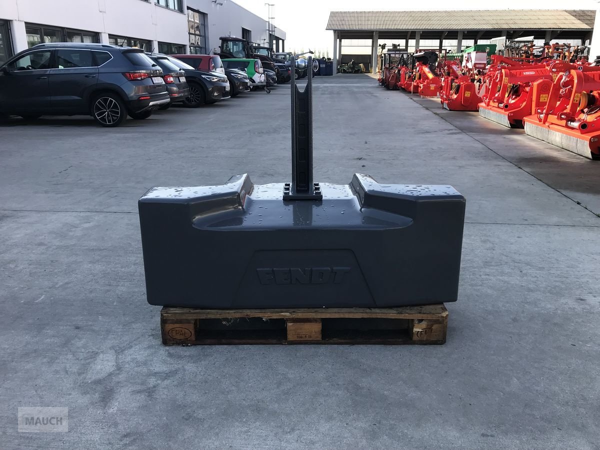 Frontgewicht of the type Fendt Gewicht 1800 kg, Neumaschine in Burgkirchen (Picture 1)