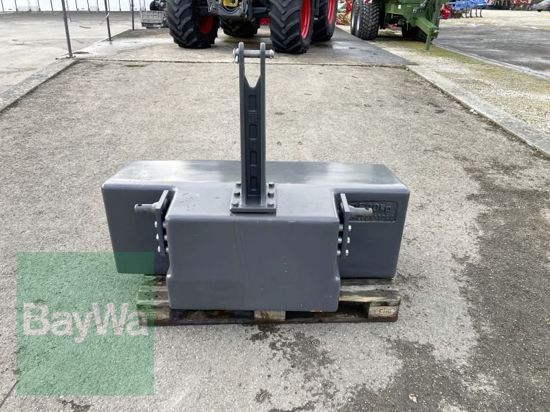 Frontgewicht typu Fendt GEWICHT 2500 KG, Gebrauchtmaschine w Dinkelsbühl (Zdjęcie 5)