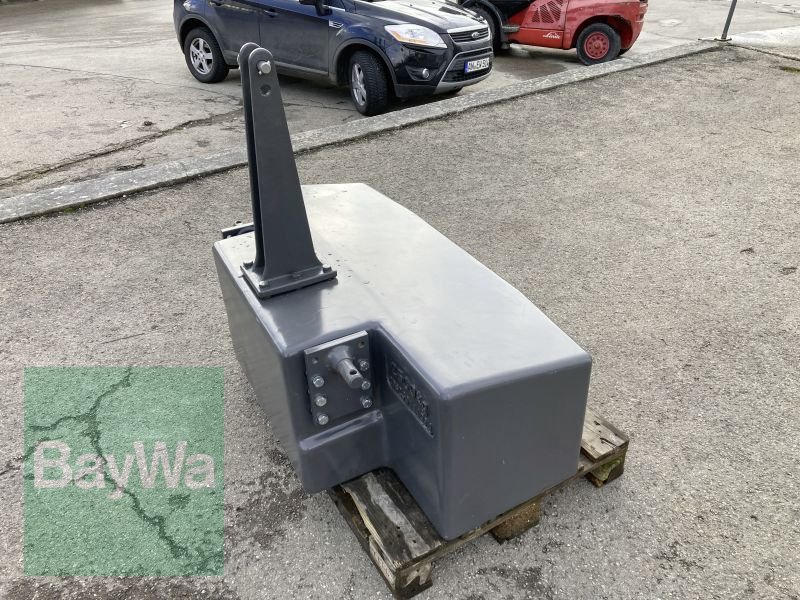 Frontgewicht typu Fendt GEWICHT 2500 KG, Gebrauchtmaschine w Dinkelsbühl (Zdjęcie 4)