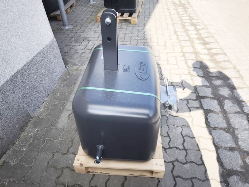 Frontgewicht Türe ait Fliegl 450 kg Frontgewicht, Neumaschine içinde St. Marienkirchen (resim 4)