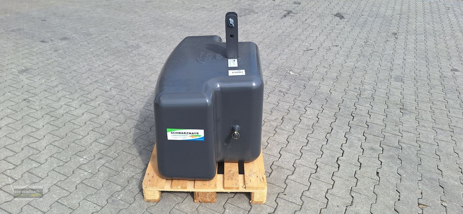 Frontgewicht des Typs Fliegl AgroCenter Gewicht 1.050kg, Neumaschine in Aurolzmünster (Bild 3)