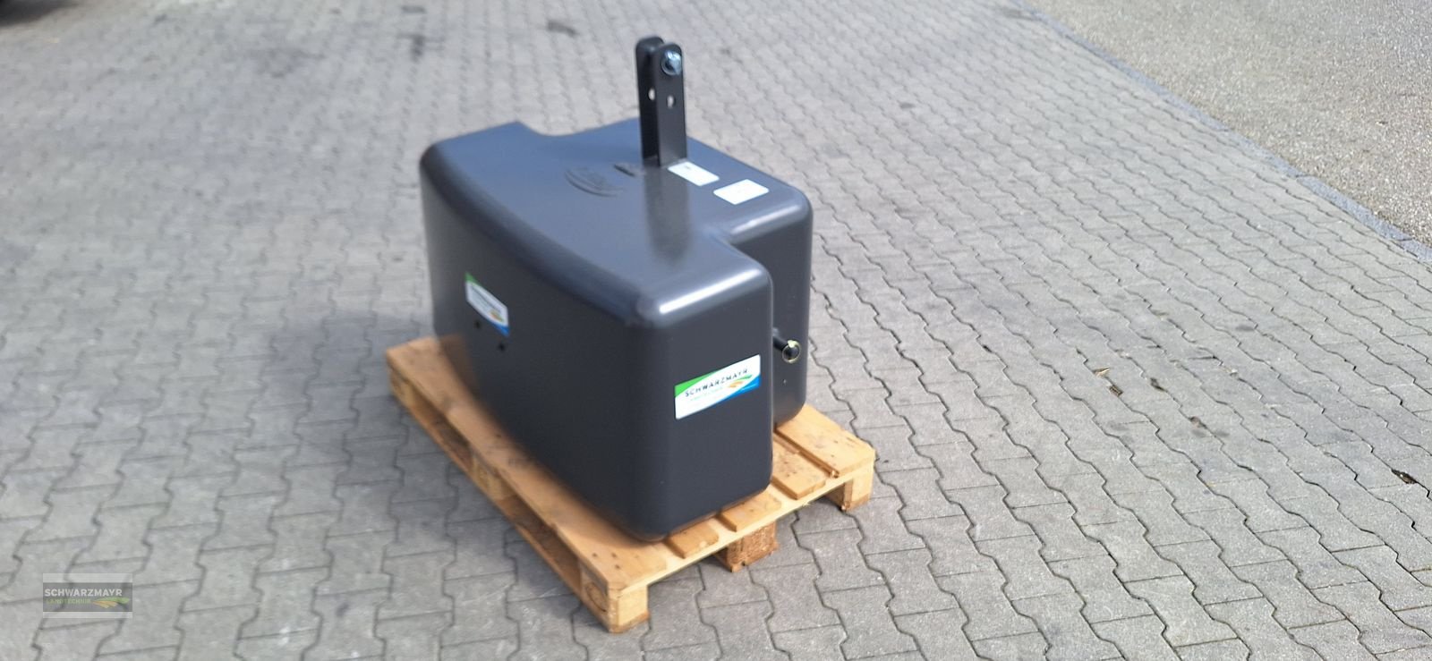 Frontgewicht des Typs Fliegl AgroCenter Gewicht 1.050kg, Neumaschine in Aurolzmünster (Bild 4)