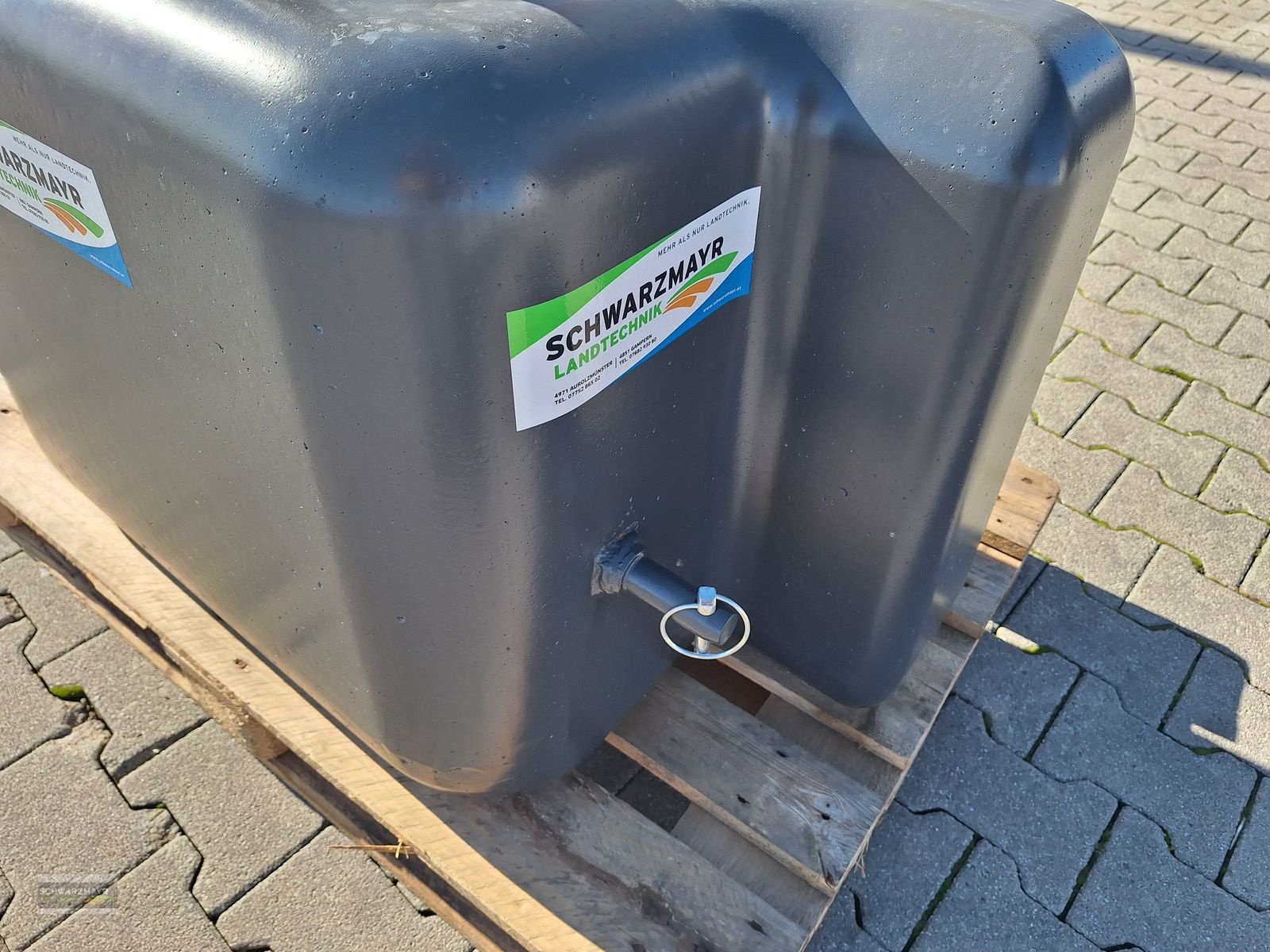 Frontgewicht des Typs Fliegl AgroCenter Gewicht 750kg, Neumaschine in Aurolzmünster (Bild 6)