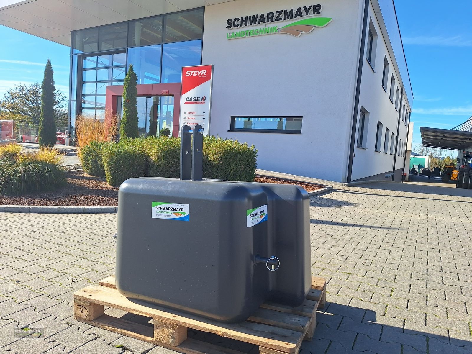 Frontgewicht des Typs Fliegl AgroCenter Gewicht 750kg, Neumaschine in Aurolzmünster (Bild 1)