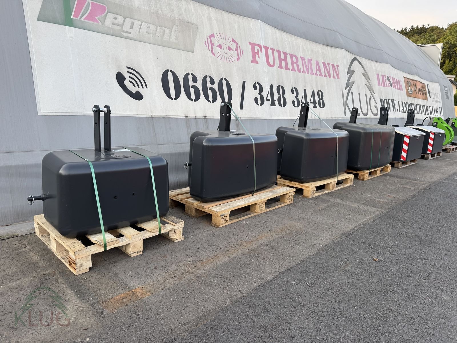 Frontgewicht typu Fliegl Frontgewicht, Neumaschine v Pirching am Traubenberg (Obrázek 1)