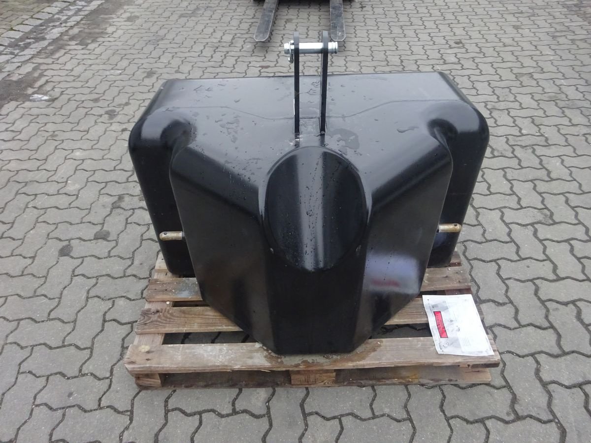 Frontgewicht des Typs Frans Pateer 1000 kg BBP-2 Betongewicht, Neumaschine in St. Marienkirchen (Bild 4)