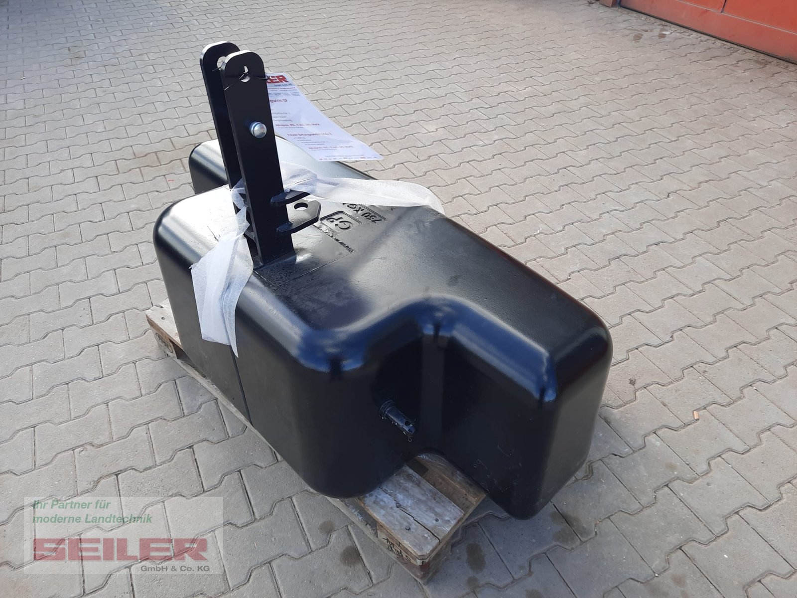 Frontgewicht des Typs Frans Pateer 750 kg GP, Neumaschine in Ansbach (Bild 3)