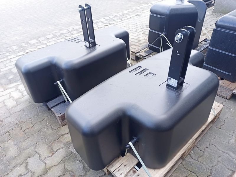 Frontgewicht des Typs Frans Pateer ECO-2 750 kg Betongewicht, Neumaschine in St. Marienkirchen (Bild 6)