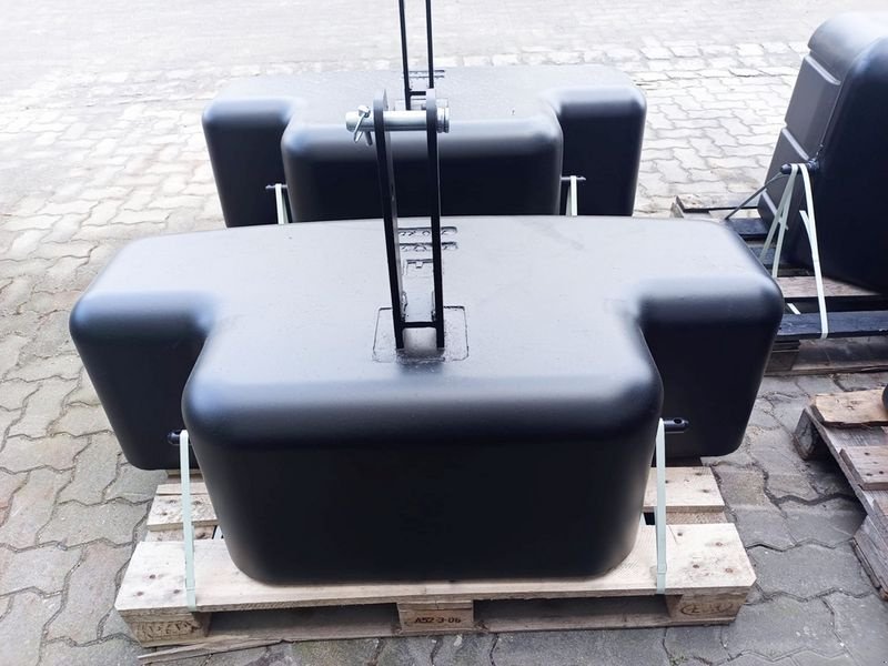 Frontgewicht des Typs Frans Pateer ECO-2 750 kg Betongewicht, Neumaschine in St. Marienkirchen (Bild 5)