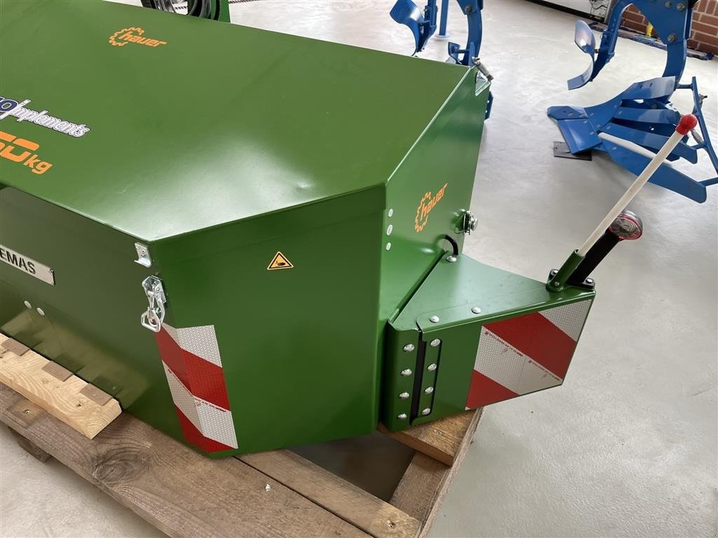 Frontgewicht tip Hauer 1250 kg Værktøjskasse med ballast, Gebrauchtmaschine in Nørager (Poză 1)