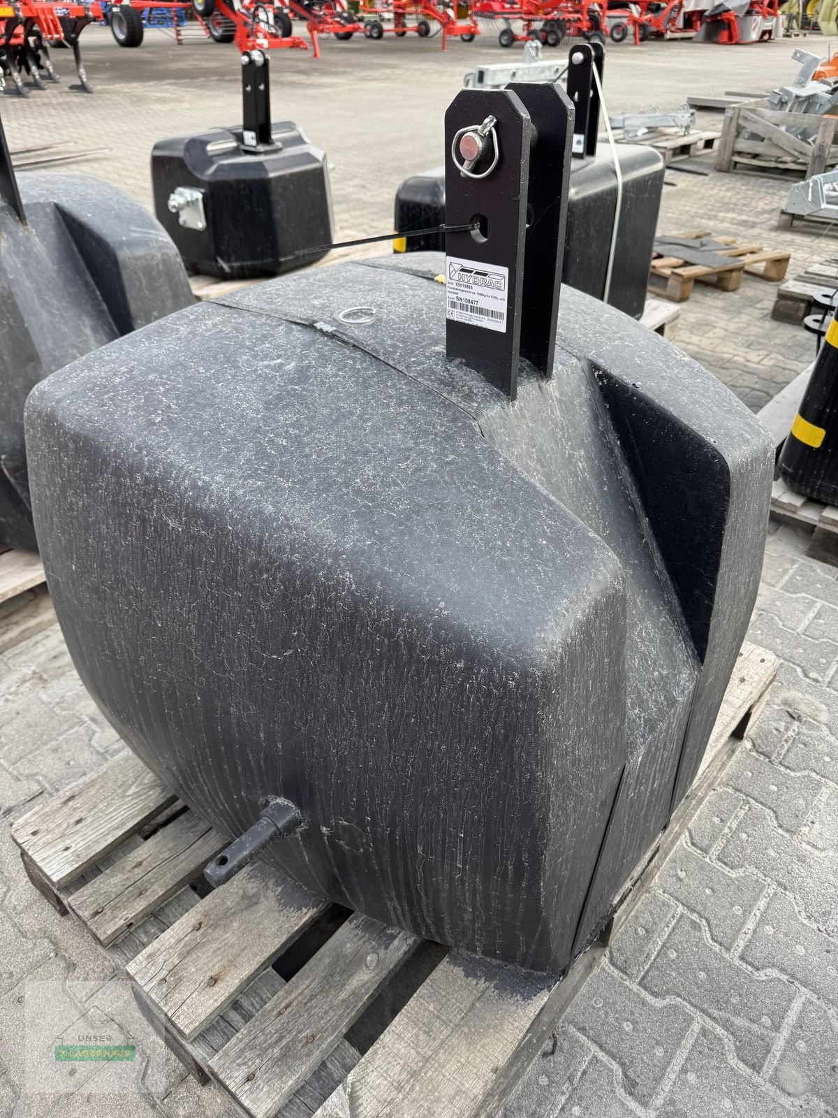 Frontgewicht des Typs Hydrac 1000kg, Neumaschine in Hartberg (Bild 4)