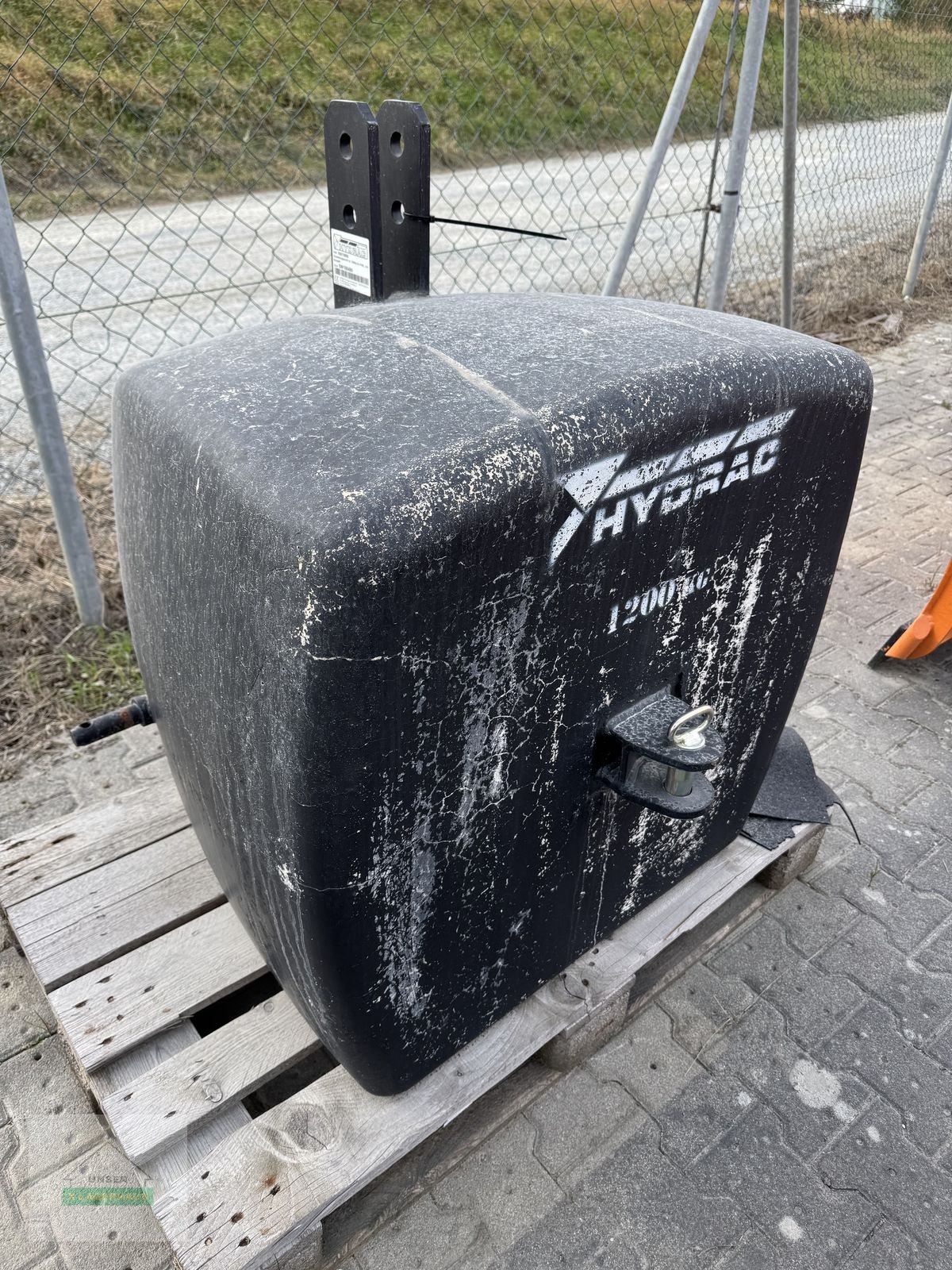 Frontgewicht des Typs Hydrac 1200kg, Neumaschine in Hartberg (Bild 2)