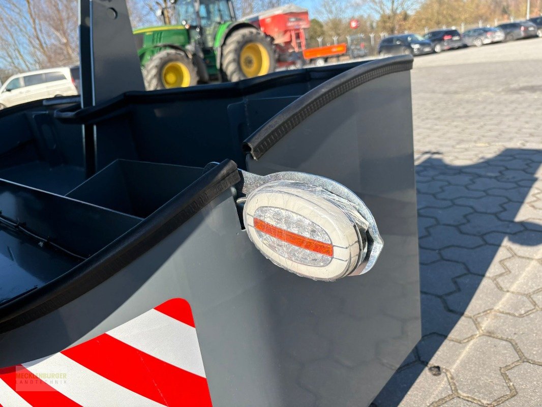 Frontgewicht des Typs Kaber Frontgewicht 1200kg, Neumaschine in Mühlengeez (Bild 4)