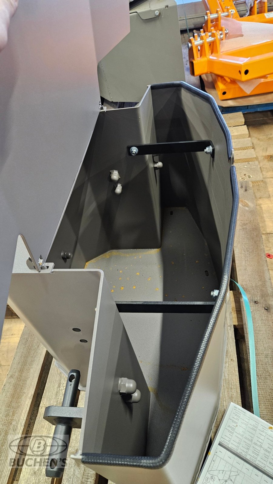 Frontgewicht van het type Mailleux Multibox 150 Liter, Neumaschine in Olpe (Foto 4)