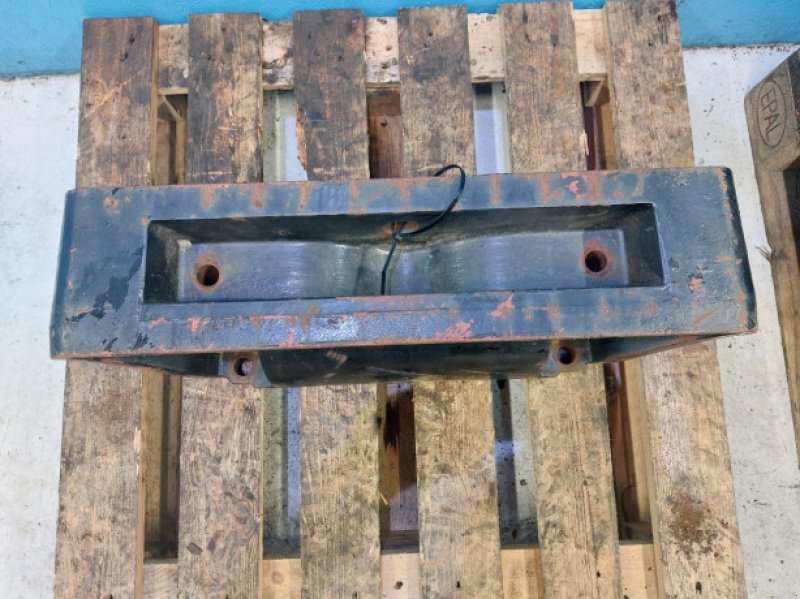 Frontgewicht des Typs Massey Ferguson 6480, Gebrauchtmaschine in Hemmet (Bild 2)