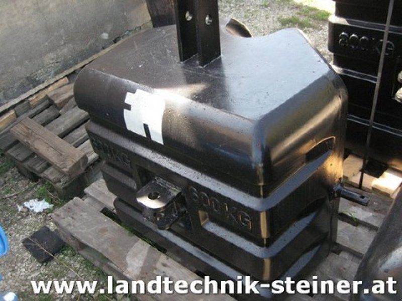 Frontgewicht des Typs Massey Ferguson Beton Frontgewicht 600 kg, Neumaschine in Hohenruppersdorf (Bild 1)